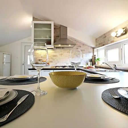 Solo Apartment